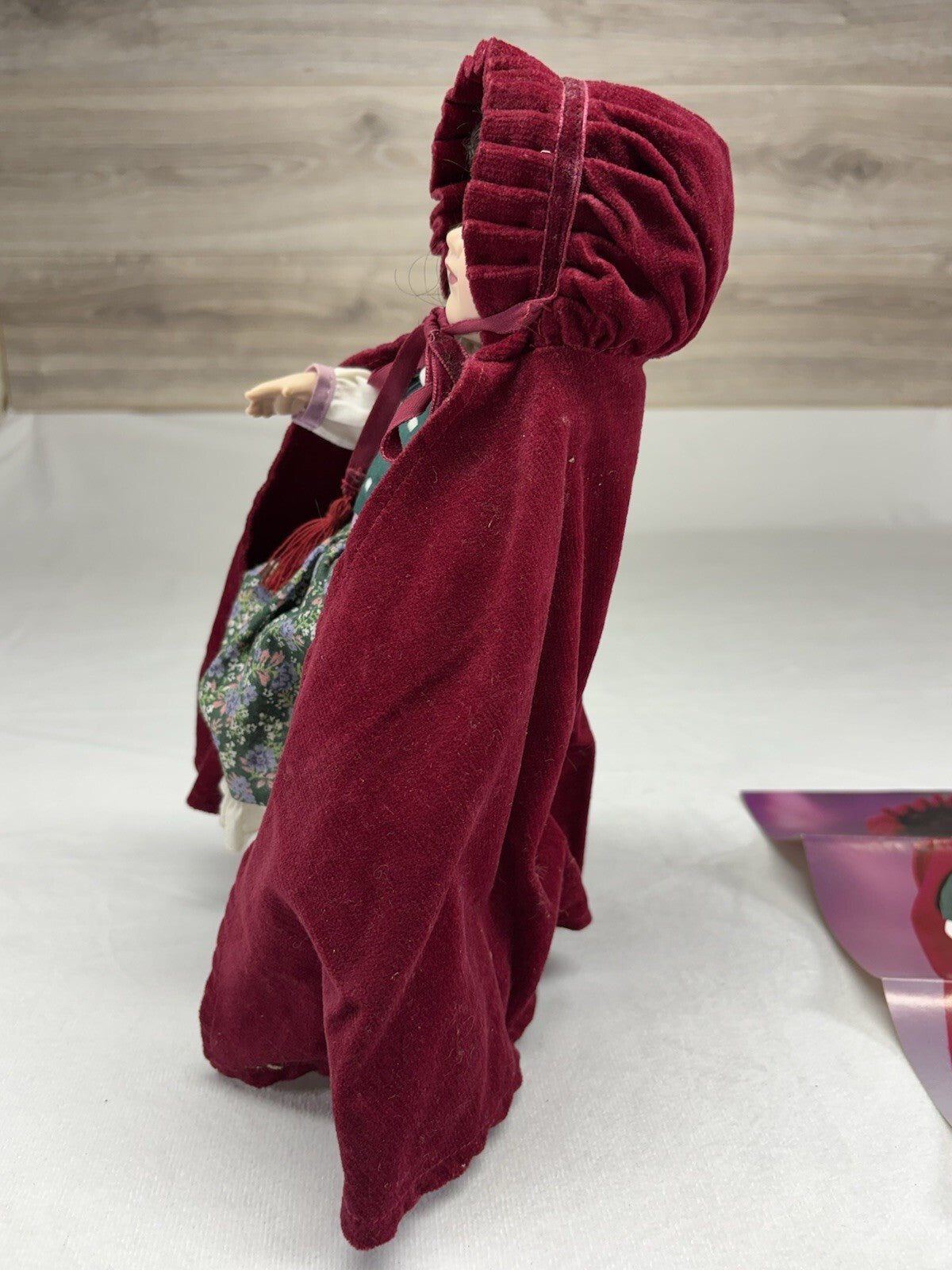 Vintage 1986 Franklin Heirloom Doll Little Red Riding Hood Stunning With Stand